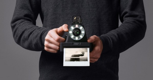 環形閃光燈超搶眼！Impossible Project 即將推出全新即影即有相機 I-1