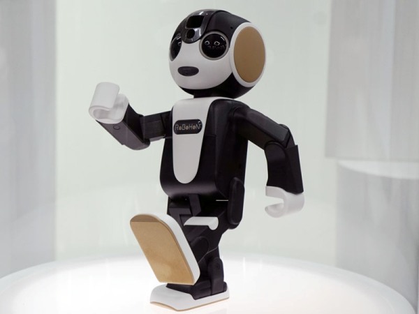 貴到飛起！Sharp RoBoHoN 手機機械人每部叫價 1.4 萬港紙