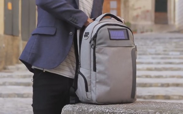 集資額超 30 倍！Lifepack 多功能背囊防盜、太陽能充電、藍牙喇叭集於一身