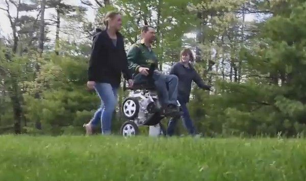 輪椅可上落樓梯 ! Segway 之父夥拍 Toyota 推出全新 iBOT 機動輪椅