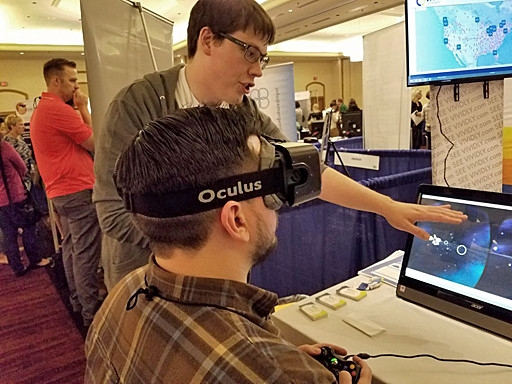 鬥雞眼患者親自研發   利用 VR 裝置矯正視力