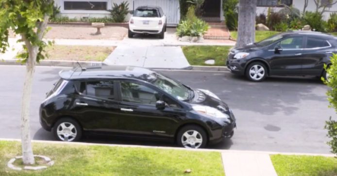 睇人XX最開心！13,000 人睇直播期待抄牌一刻