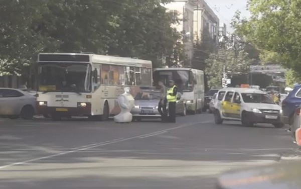 【有片睇】俄國 Promobot 機械人逃離實驗室！走到街上嚇怕市民