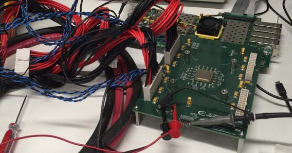 每個核心可獨立運作！全球首款 1,000 核處理器 KiloCore 正式面世