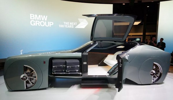 【有片睇】外型奢華又前衛！Rolls-Royce 發表 103EX 概念無人車