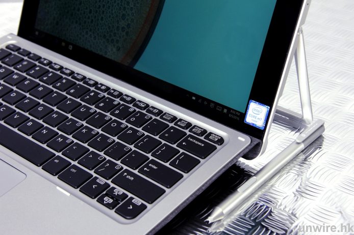 機身夠輕鍵盤又好打 2048 級壓感筆畫圖更細膩 HP Elite x2