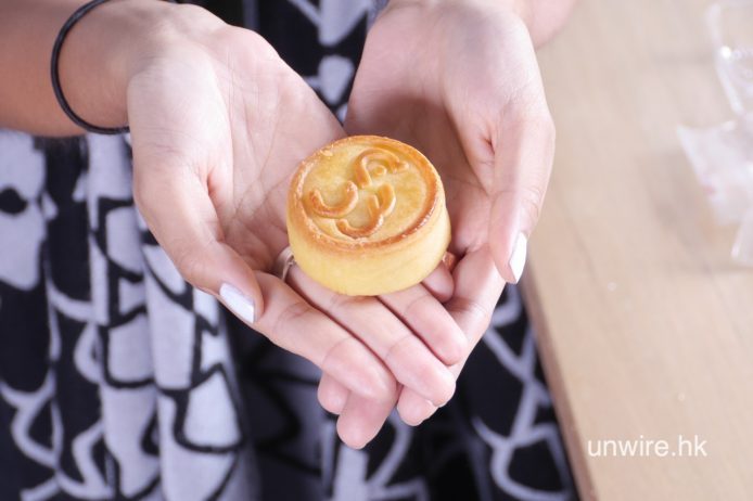 五星酒店大廚主理「奶黄月餅」 熱銷過萬 !  unwire 中秋套裝優惠