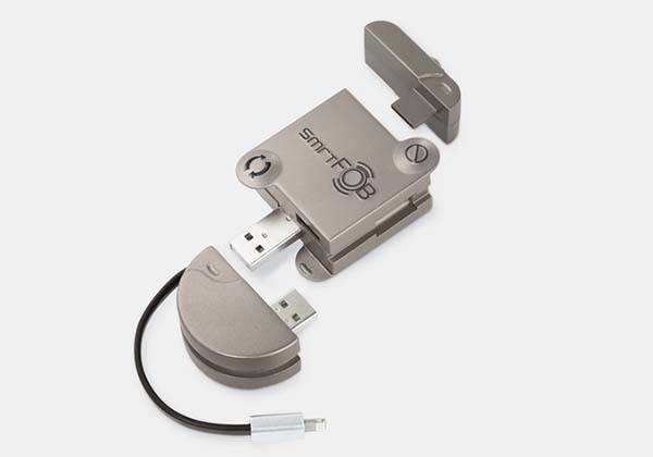 尿袋都玩「模組式」設計！smrtFOB 外置充電器可增加儲存、播歌及追蹤位置