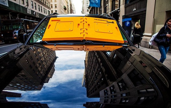 奇招打擊違例泊車！Barnacle 氣泵鎖直接封住擋風玻璃