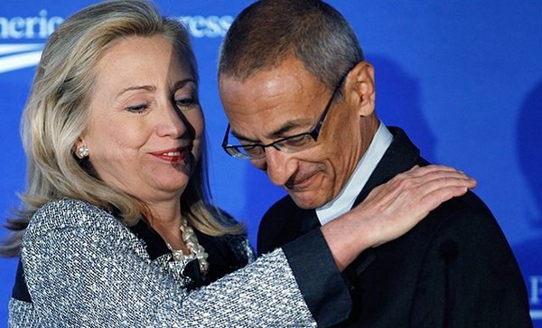 希拉里競選經理又出事！黑客估中 iCloud 密碼遙距刪除 iPhone 內所有資料