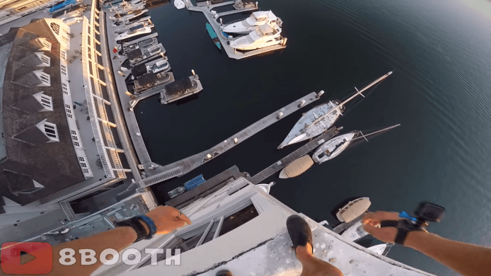 這才叫玩命！十三層高跳下水 60FPS 慢動作播放更驚險