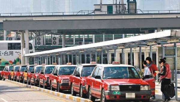 改善服務質素？的士聯會計劃於 2,000 部的士安裝「攝錄錄音監控裝置」