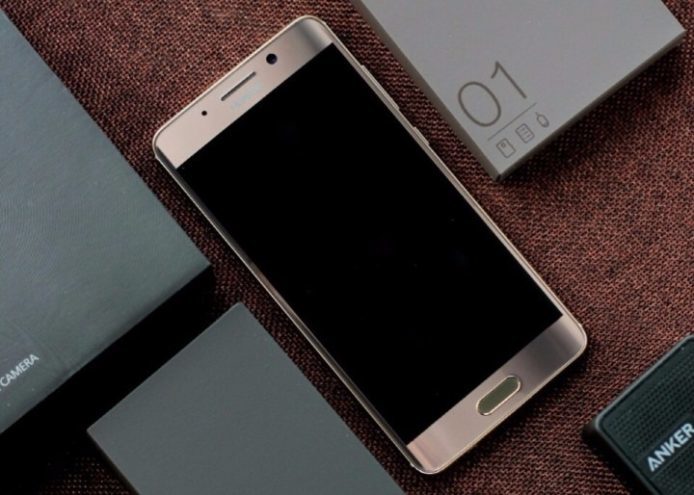 冇 Porsche Design 標誌半價   華為 Mate 9 Pro 發表