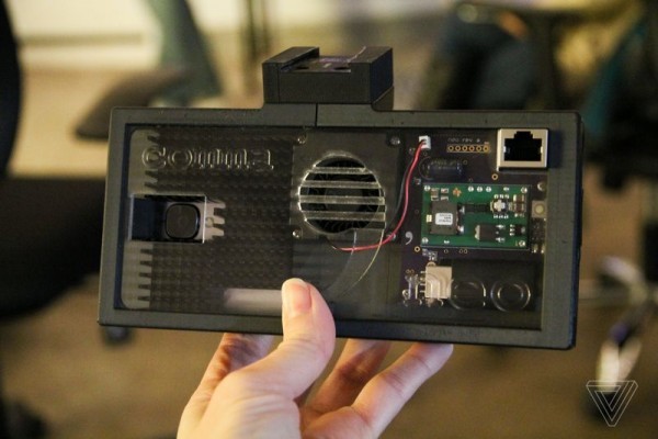 Tesla 有難？Comma One 自動駕駛系統變開源