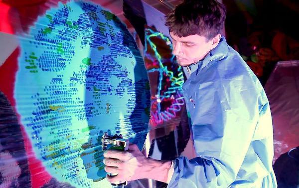 【有片睇】識幫手定位！SprayPrinter 智能噴漆令人人都可變成塗鴉高手