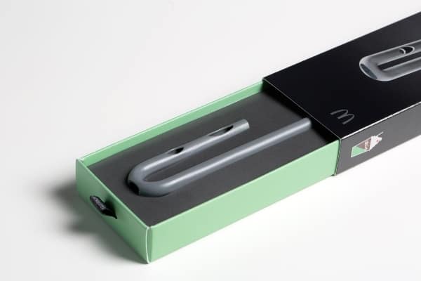 無需攪勻！麥當勞設計新款 U 型飲管讓你同時飲到奶昔上下兩層口味