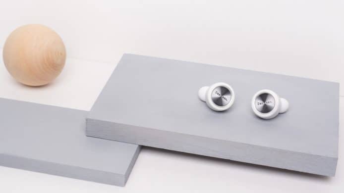 仲未諗到情人節送乜好？5 大情侶窩心 Gadgets 精選推介