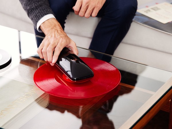 【有片睇】懷舊與新科技結合！Love Turntable 讓你透過手機播放黑膠唱片