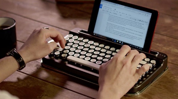 有撥桿超復古！Penna 無線藍牙鍵盤帶來經典打字機風格