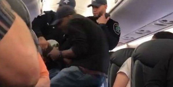 怕惹官非？聯合航空 CEO 強調航班並沒有出現超賣情況