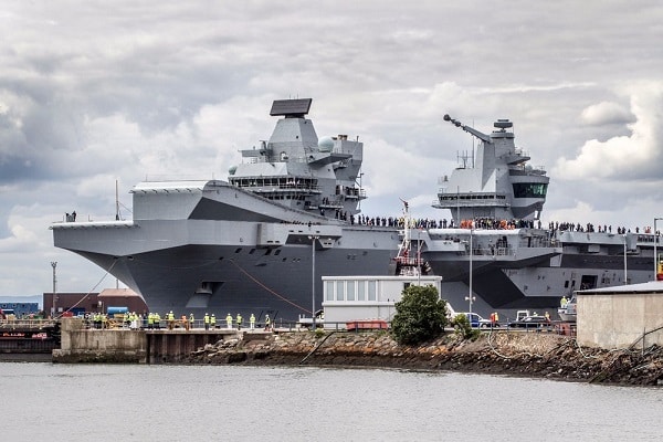 英軍最大航母伊利沙伯女王號正式下水！採用 Windows XP 或面臨風險