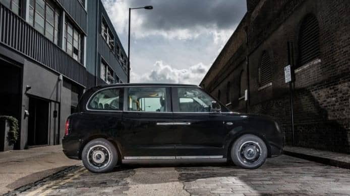 減少污染  經典倫敦的士電動化