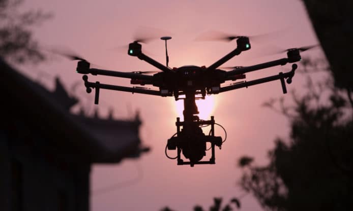 毒梟利用航拍機運毒　特朗普「墨西哥之牆」起來都無用！