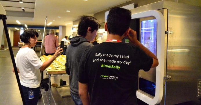 Twitter 總部新客席大廚  竟然是一個機械人