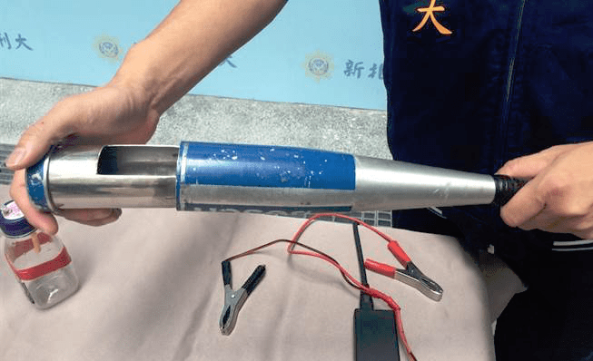 【有片睇】球棍暗藏電動機關販毒　台警嘆可申專利