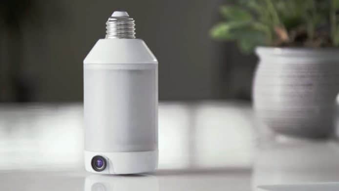 室內戶外都用得  智能燈膽 LightCam 內置防盜鏡頭