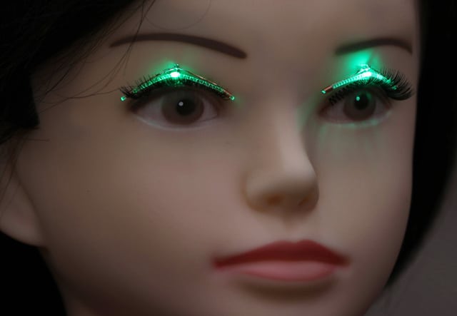 無線供電發光眼睫毛　日本化妝品商開發成功