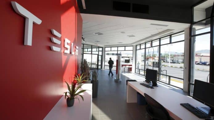 Tesla 去信香港特首　撤回「取消電動車豁免首次登記稅」