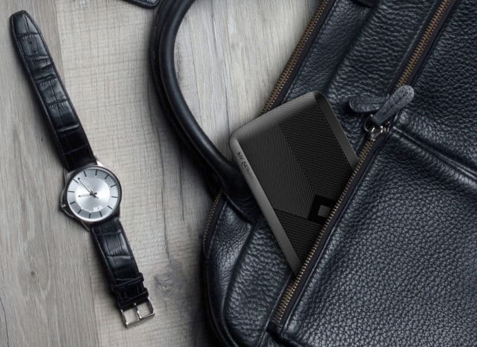 iWALK Scorpion Air 8000X Qi 充電器　無線充電 + 自帶線外置