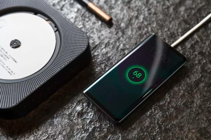 Meizu 首部「無孔」電話　不設開孔及實體按鍵