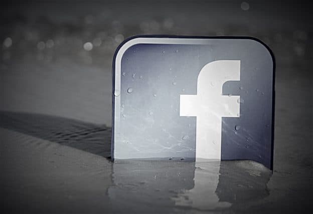 Facebook Whatsapp 全球大故障　部分用家無法登入使用