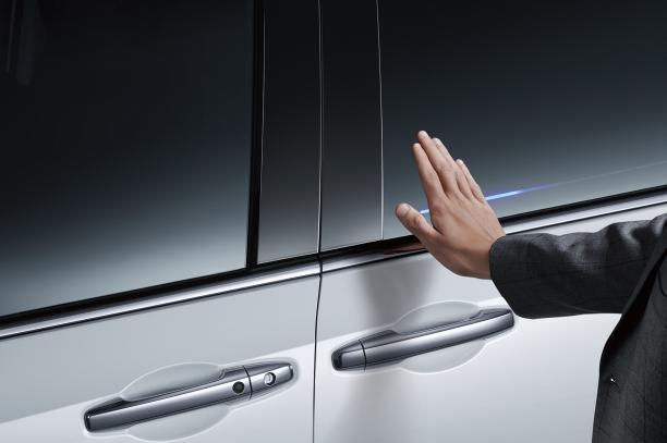 Honda 「魔術感應門」揮一揮手開車門　率先用於 Odyssey 混合動力車