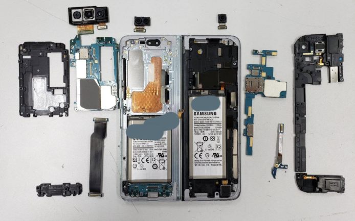 Galaxy Fold 遭拆解 　鉸鏈如手錶精密、熒幕極柔軟