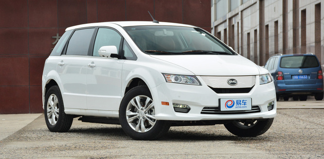 比亞迪即日停充電站 　車主憂電動車變「爛鐵」