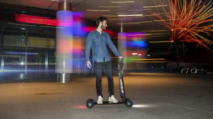 Audi推電動滑板車　每小時可行12.5英里