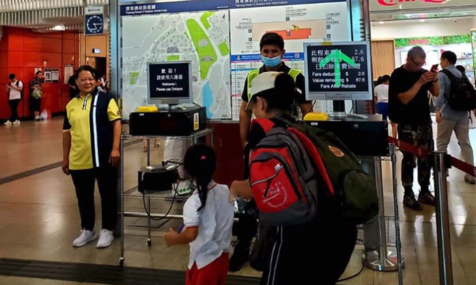 將軍澳出現手動出閘機   港鐵指已沒有零件可更換