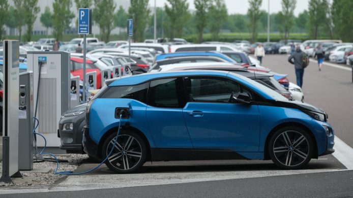 Google 地圖添加新功能   搜尋電動車充電插頭類型