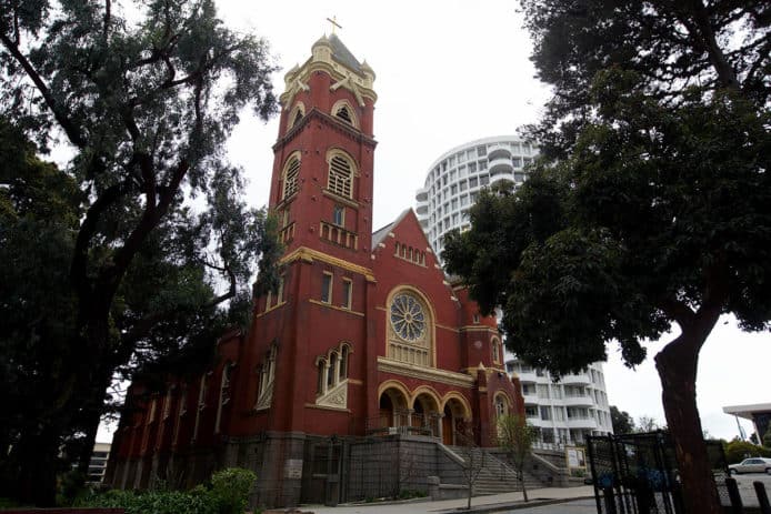 長者聖經班被駭播成人片   教會怒告Zoom