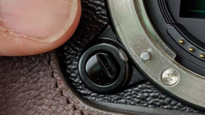 中國鏡頭弄損相機機身   Viltrox籲不要裝至指定型號富士相機