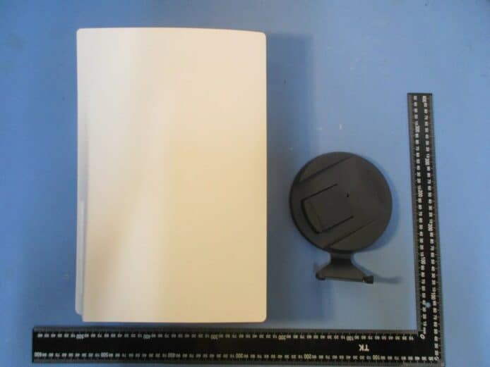 PS5主機真身曝光  機身超巨型