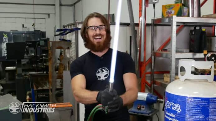 神人 DIY 星戰「光劍」【有片睇】攝氏 2,200 度高溫可變色