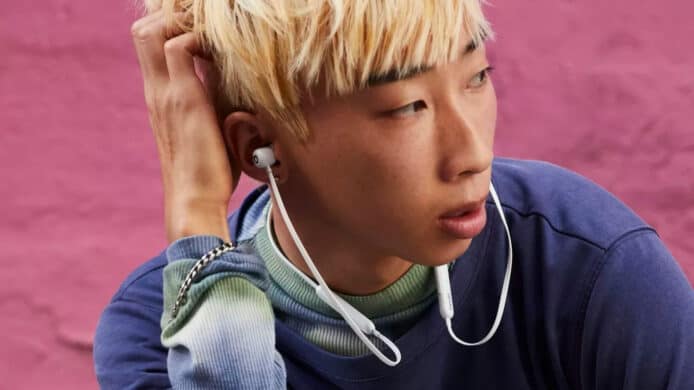 Apple 發表 Beats Flex 無線耳機   定價 $399 採用入耳掛頸式設計