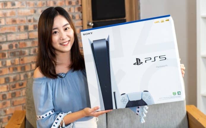 PS5 香港行貨開箱　手掣、機身造工細緻 + 震動感覺超逼真