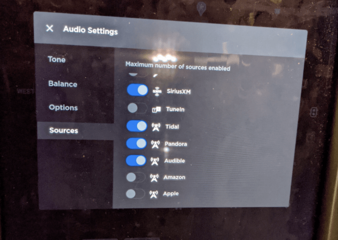 Tesla 可能支援 Apple Music　軟件更新隱藏 Apple 串流圖示