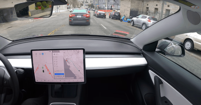 Tesla 全自動駕駛跑完 600km 【有片睇】  全程僅人手操作 3 次