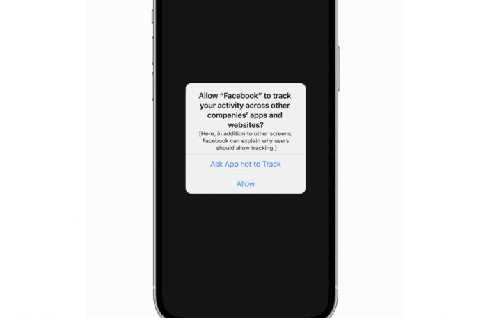 Apple 直接點名 Facebook   成新私隱條款示範圖主角